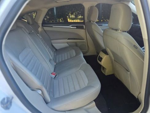 Used 2020 Ford Fusion SE image 40