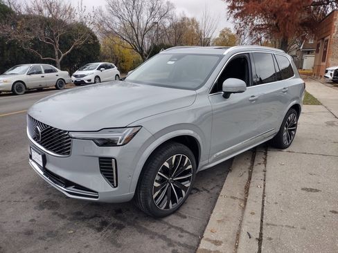 New 2026 Volvo XC90 B6 Plus w/ Protection Package Premier image 6