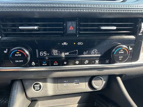 Used 2021 Nissan Rogue SL image 14