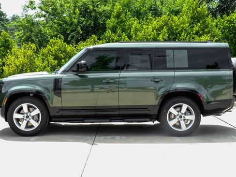 New 2026 Land Rover Defender 130 X-Dynamic SE AWD/4WD image 16