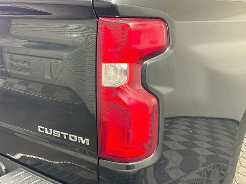 Used 2020 Chevrolet Silverado 1500 Custom w/ Custom Value Package AWD/4WD image 32
