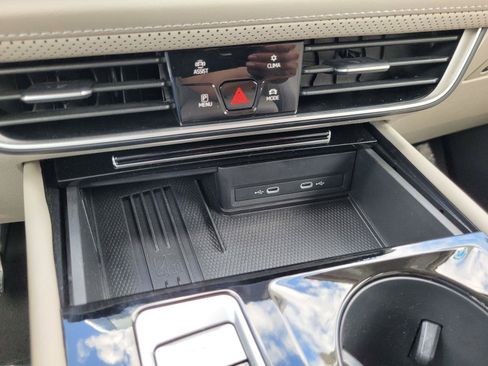 Certified 2025 Volkswagen Atlas SE AWD/4WD image 25