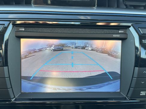 Used 2015 Toyota Corolla S Premium image 26