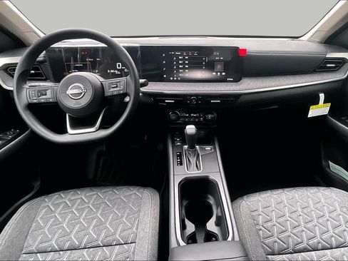New 2026 Nissan Kicks SV w/ Cold Weather Package FWD image 5
