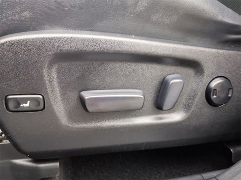 Used 2016 Toyota Highlander Limited Platinum image 18