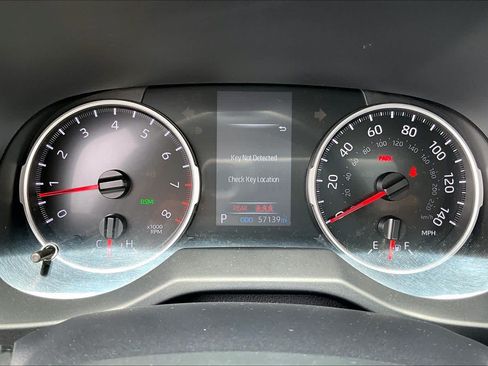 Used 2022 Toyota RAV4 XLE AWD/4WD image 24