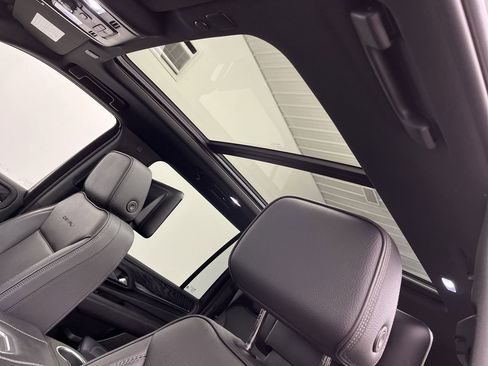 Certified 2023 GMC Yukon XL Denali AWD/4WD image 7