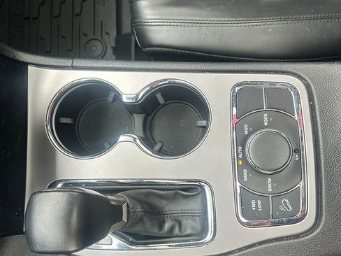 Used 2021 Jeep Grand Cherokee Limited image 27