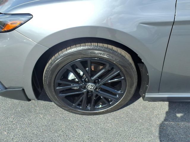 Used 2025 Toyota Camry SE FWD image 4
