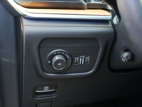 Used 2022 Jeep Grand Cherokee L Summit AWD/4WD image 17