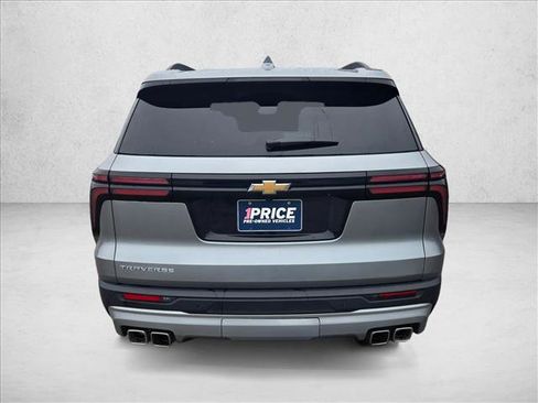 Used 2026 Chevrolet Traverse LT FWD image 6