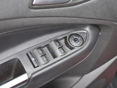 Used 2018 Ford Escape SE w/ SE Sync 3 Package FWD image 11