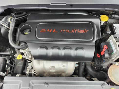 Used 2022 Jeep Compass Latitude AWD/4WD image 9