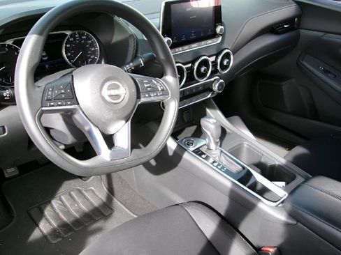 Used 2024 Nissan Sentra SV FWD image 12