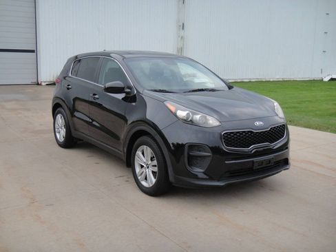Used 2017 Kia Sportage LX FWD image 4
