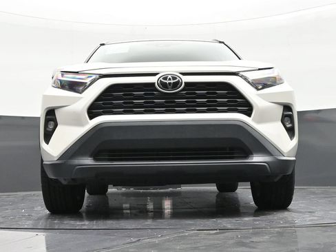 Used 2022 Toyota RAV4 XLE Premium FWD image 28