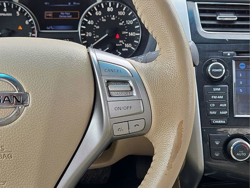 Used 2015 Nissan Altima 2.5 SV w/ Convenience Package image 19
