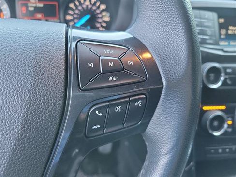 Used 2018 Ford Explorer XLT FWD image 17