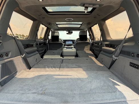 Used 2023 Jeep Grand Wagoneer Series III w/ Rear Seat Video Group 1 AWD/4WD image 42