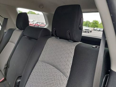 Used 2019 Toyota 4Runner SR5 AWD/4WD image 15