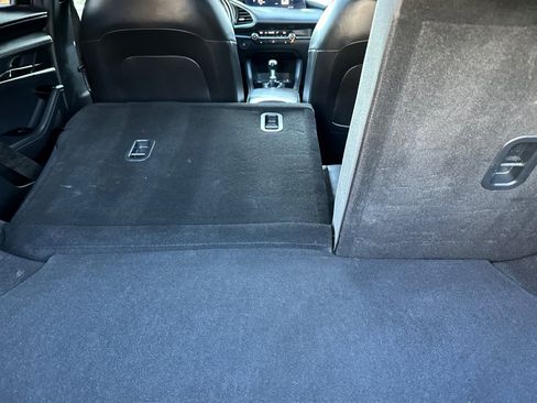 Used 2025 MAZDA MAZDA3 2.5 S Hatchback w/ Premium Pkg image 17