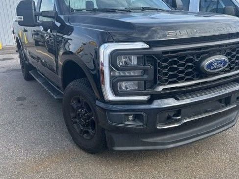 Used 2024 Ford F250 XL w/ STX Appearance Package image 2