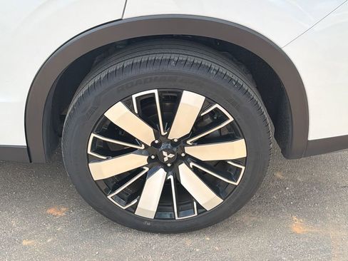 Used 2025 Mitsubishi Outlander SE FWD image 19