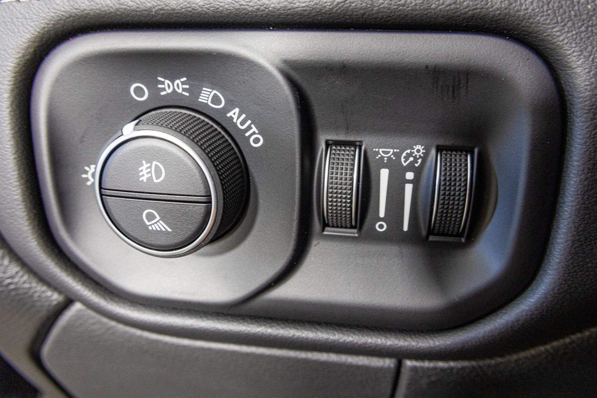 Used 2024 RAM 3500 Limited AWD/4WD image 40