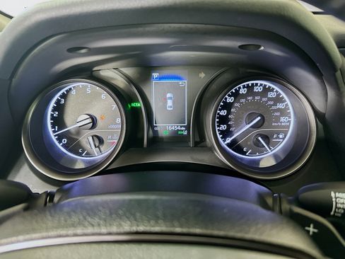 Used 2023 Toyota Camry SE FWD image 19