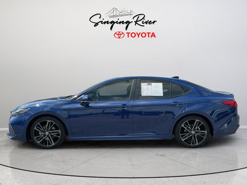 Used 2025 Toyota Camry XSE FWD image 4