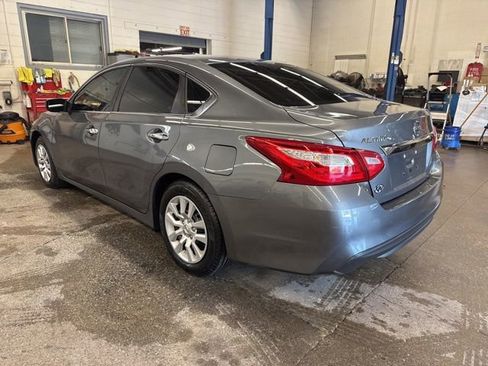 Used 2017 Nissan Altima 2.5 S w/ Power Driver Seat Package FWD image 3