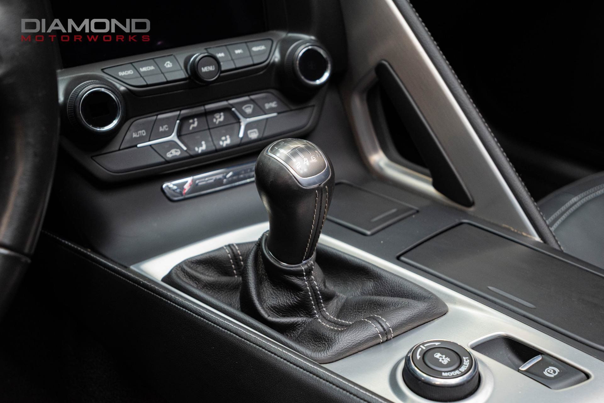 Used 2019 Chevrolet Corvette Stingray Coupe w/ 1LT RWD image 16
