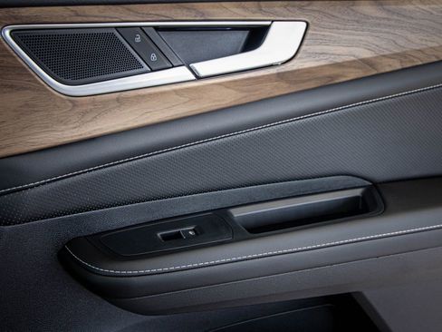 New 2026 Volkswagen Atlas SE FWD image 22