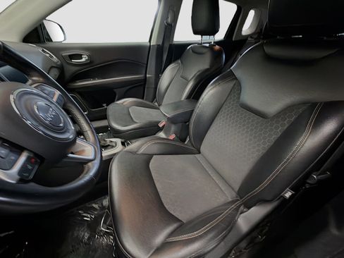 Used 2018 Jeep Compass Latitude w/ Popular Equipment Group image 10