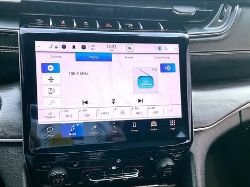 Used 2022 Jeep Grand Cherokee L Limited image 27