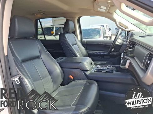 Used 2024 Ford Expedition XLT AWD/4WD image 16