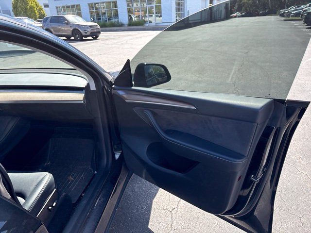 Used 2023 Tesla Model Y Performance AWD/4WD image 15