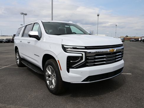 New 2026 Chevrolet Suburban Premier w/ Sun And Tow Package AWD/4WD image 2
