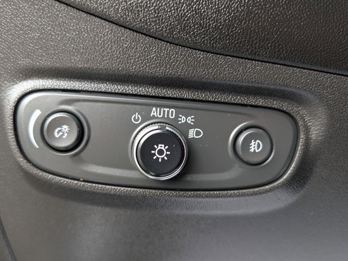 Used 2023 Chevrolet Equinox Premier AWD/4WD image 20