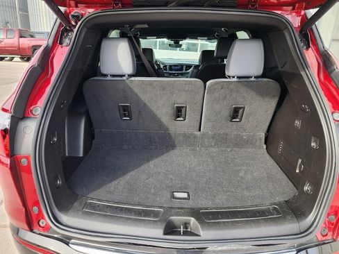 Used 2024 Buick Enclave Premium image 8