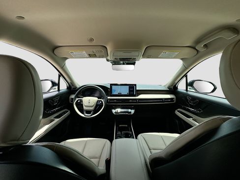 Used 2025 Lincoln Corsair Reserve FWD image 22