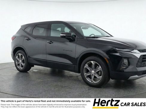 Used 2025 Chevrolet Blazer LT image 1