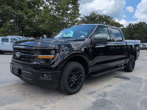New 2026 Ford F150 XLT w/ XLT Black Appearance Package RWD image 7