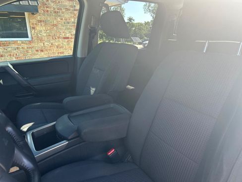 Used 2013 Nissan Titan SV w/ SV Premium Utility Pkg AWD/4WD image 19