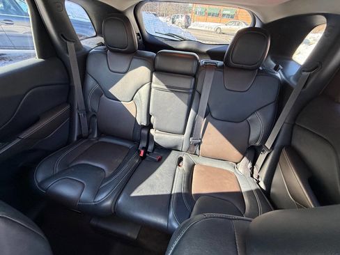 Used 2015 Jeep Cherokee Limited image 10