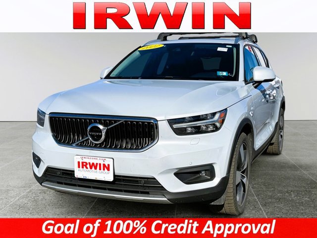 Used 2022 Volvo XC40 T5 Momentum w/ Premium Package AWD/4WD image 1