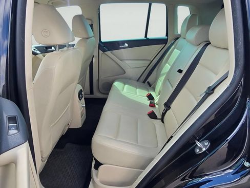 Used 2013 Volkswagen Tiguan SE AWD/4WD image 11