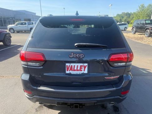 Used 2018 Jeep Grand Cherokee Trailhawk w/ Trailhawk Luxury Group AWD/4WD image 5