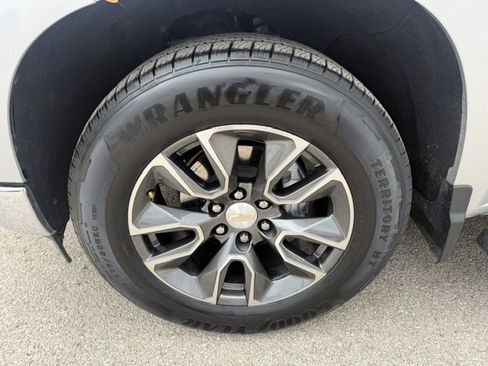 Used 2022 Chevrolet Silverado 1500 LT image 8
