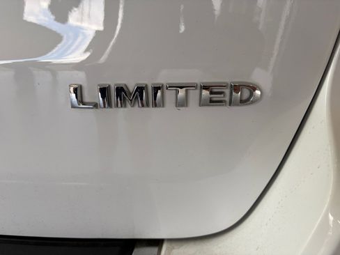 Used 2022 Jeep Grand Cherokee Limited AWD/4WD image 29